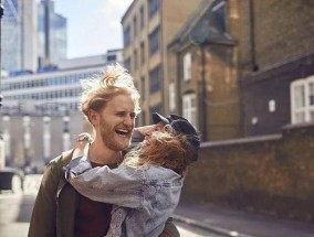 男人如何挽回分手后仍暧昧的女友（掌握这些技巧，让你成功挽回她的心）